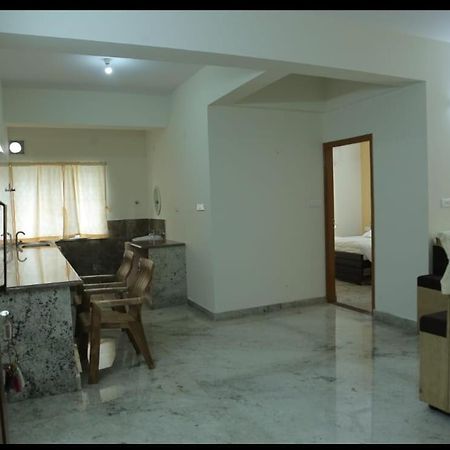 S V Home Stay Tirupati Eksteriør billede