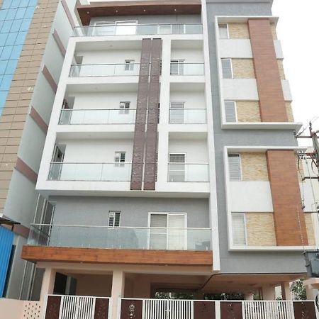 S V Home Stay Tirupati Eksteriør billede
